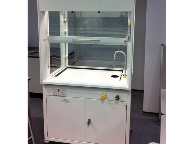 Semi-Mobile Ducted Fume Cupboard